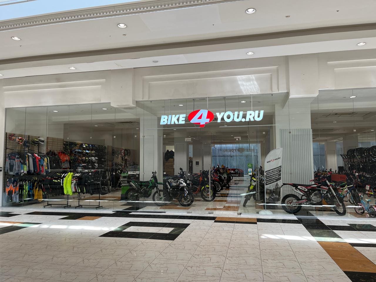 г. Оренбург, Шарлыкское ш., 1/2, подъезд 2, галерея №5